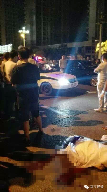 目睹母亲车祸被吓死