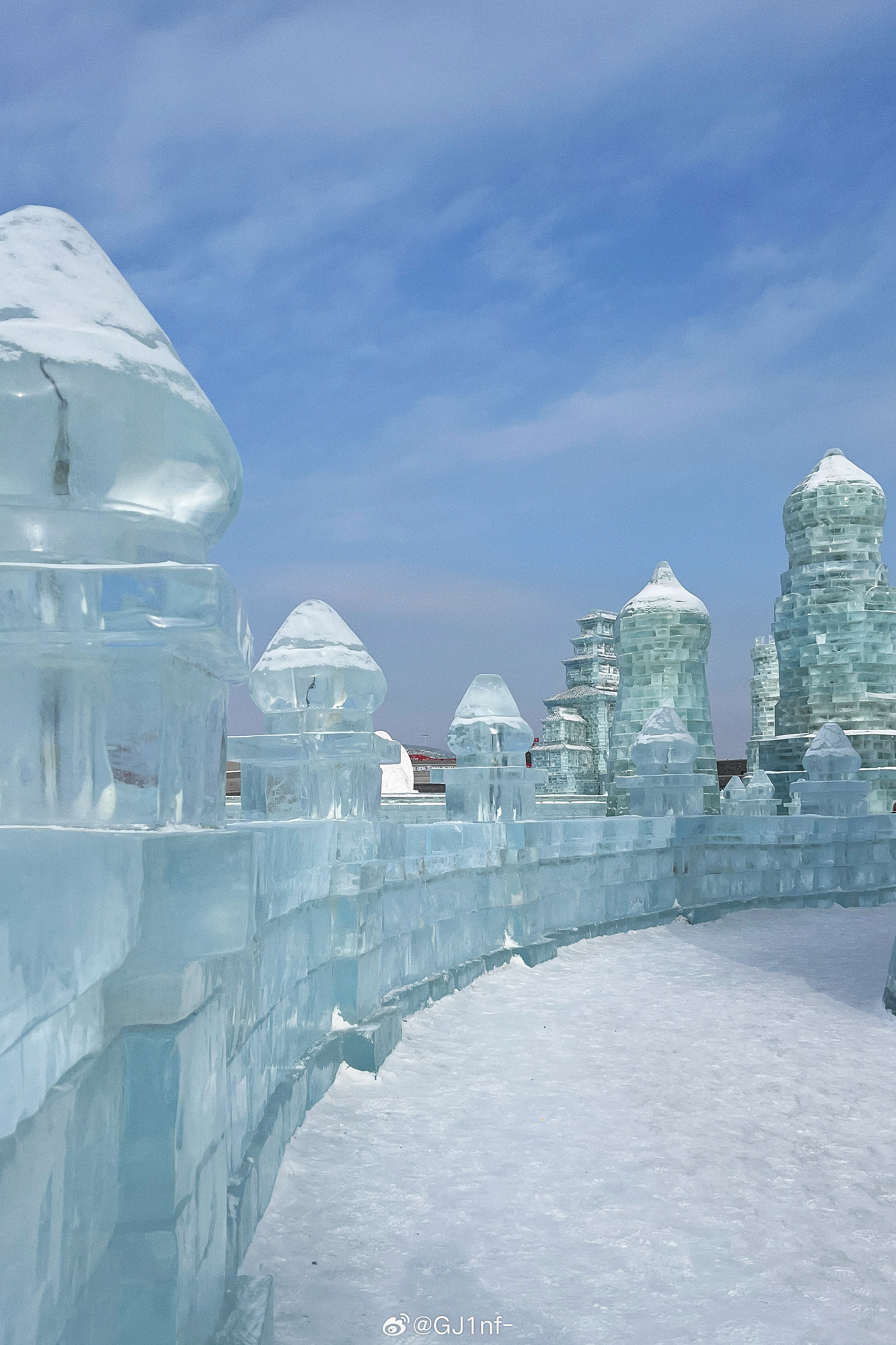 外媒盛赞冰雪大世界，现实版冰雪奇缘