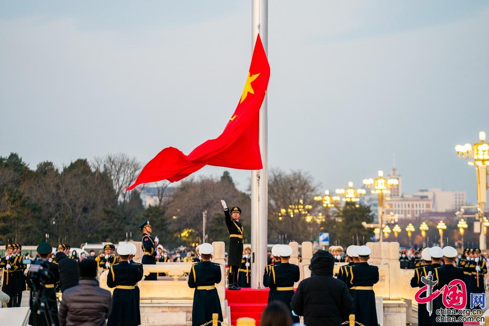 天安门元旦升旗仪式，庄严神圣的仪式展现