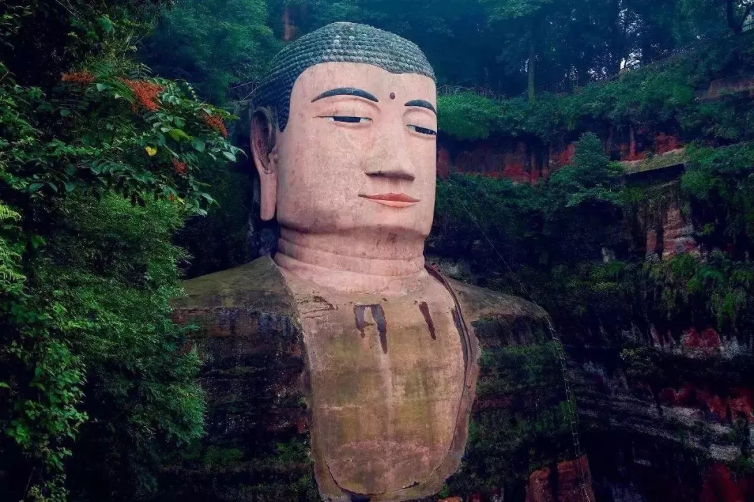 天空中的大佛惊现江西，一场信仰与自然的奇妙邂逅