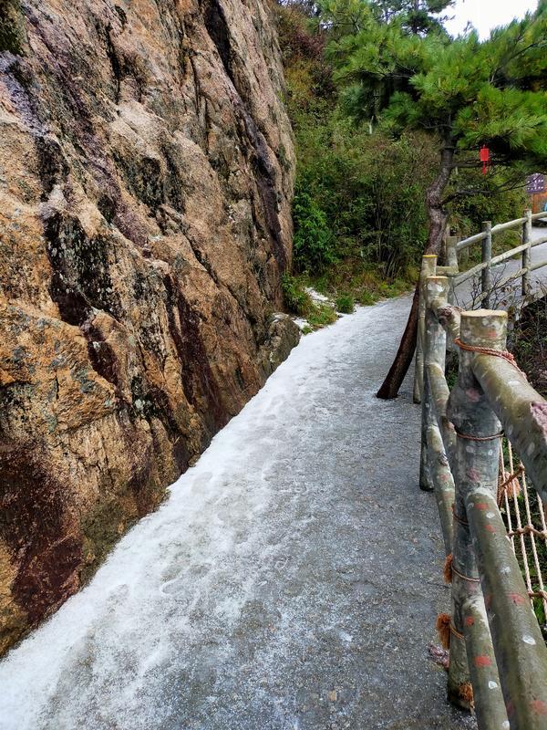 河南多地降下鹅毛大雪