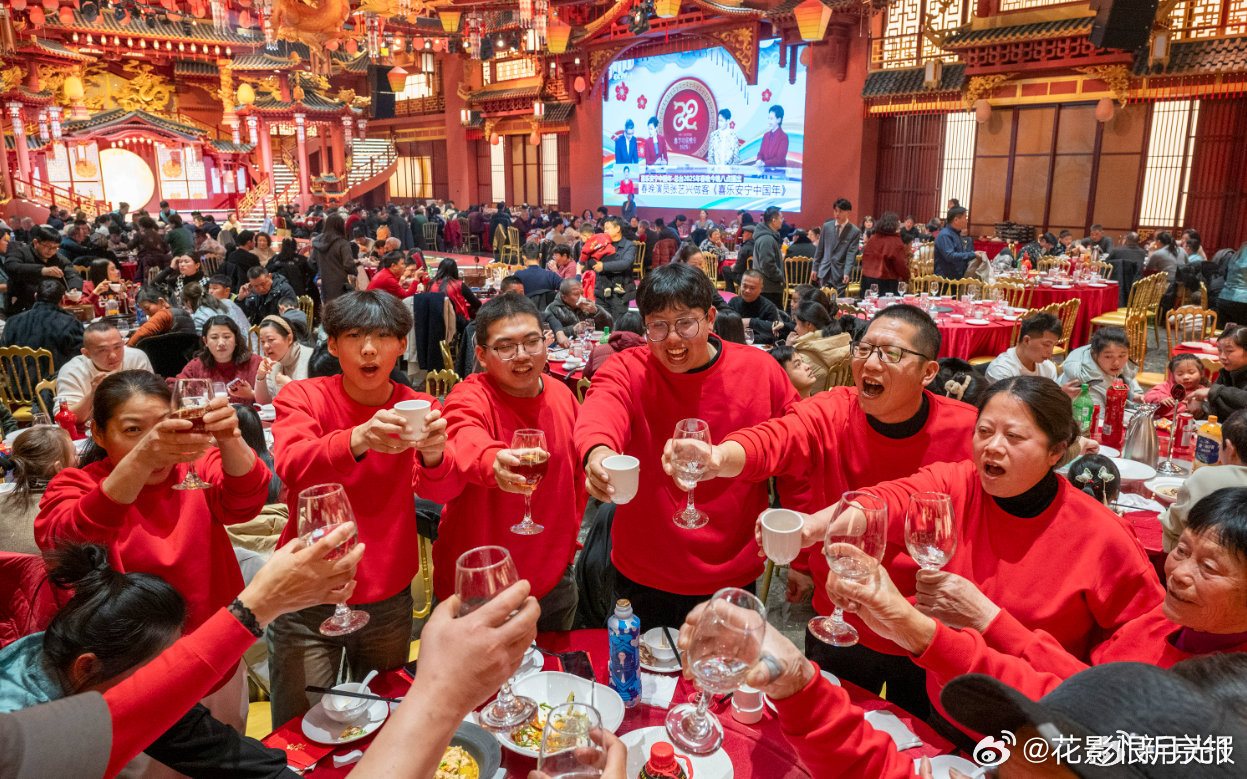 县城年夜饭倒挂一线，现象解读与文化反思