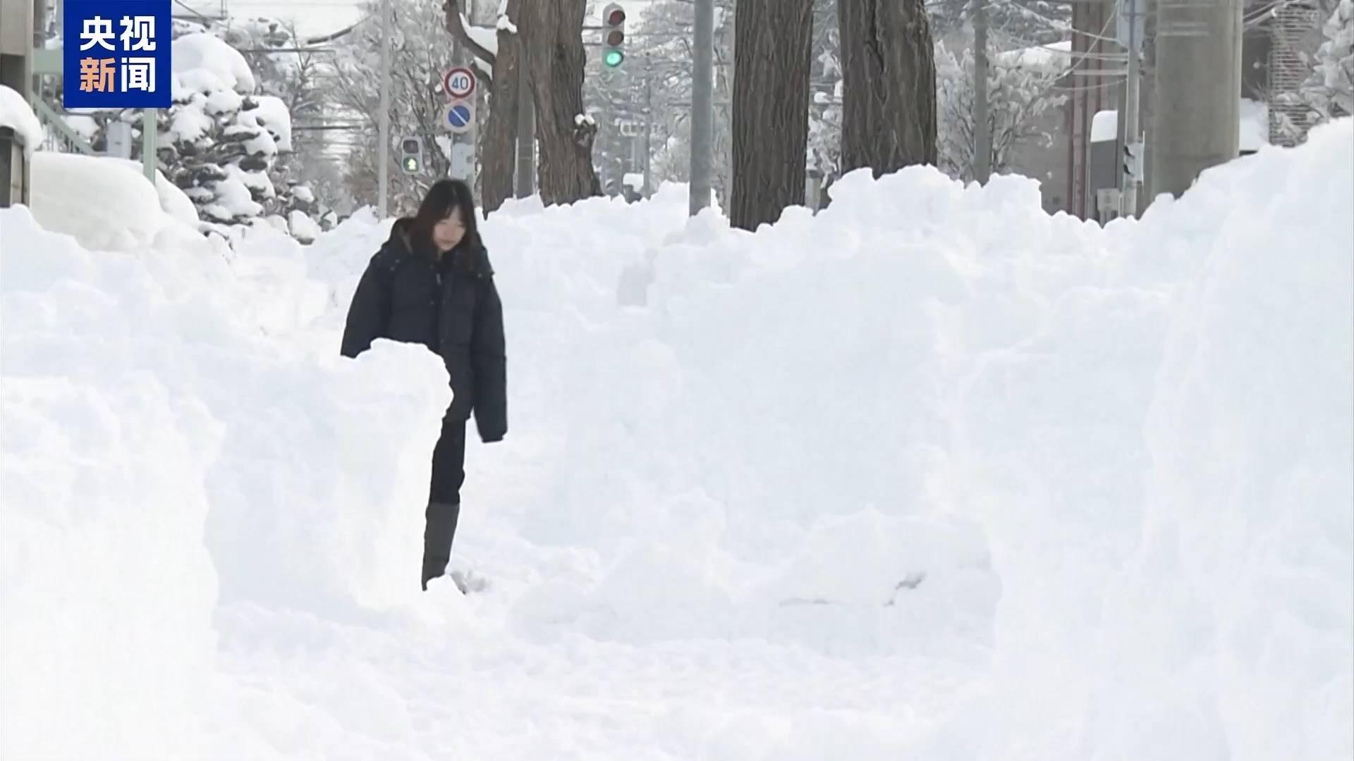 日本强降雪肆虐，已致十二死！冬季灾难背后的真相揭秘