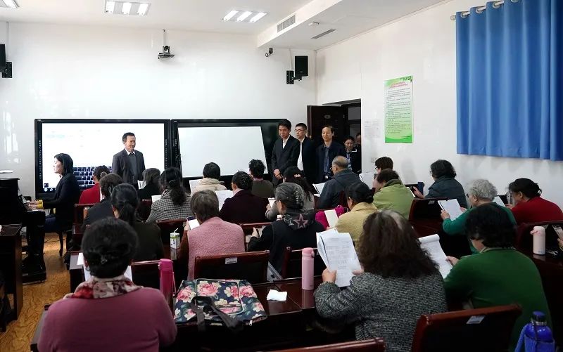 千万60后涌向老年大学，掀起学习热潮背后的推动力与未来展望